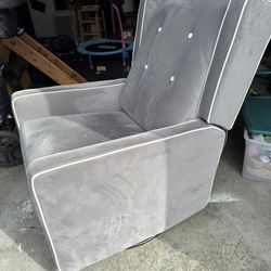 Rocking Chair - Priced To Sell!