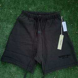 SIZE S BLACK ESSENTIAL SHORTS