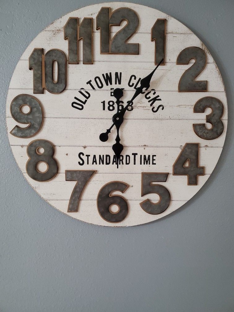 Clock 27 2 /3 X 27 2/3