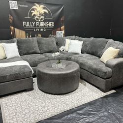Sectional/couch/sofa,size98x118x60, pickup Tampa, delivery available