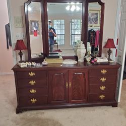 Dresser With Big Mirror