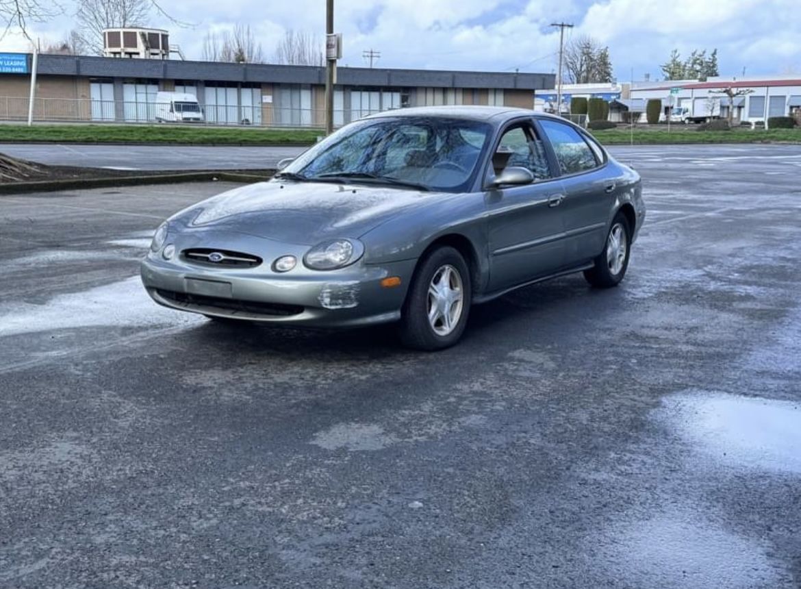 1999 Ford Taurus