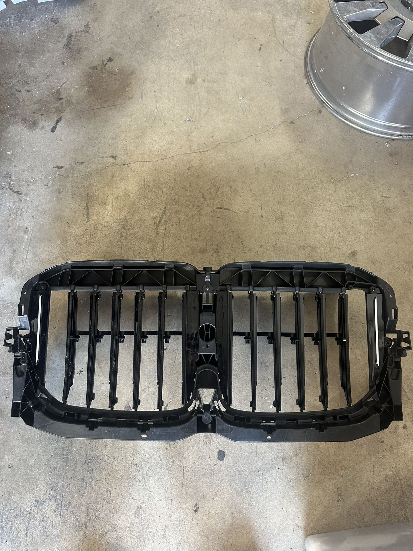 BMW X7 G07 OEM FRONT GRILLE SHUTTERS 2019-2022