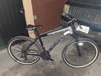 schwinn mountain bike