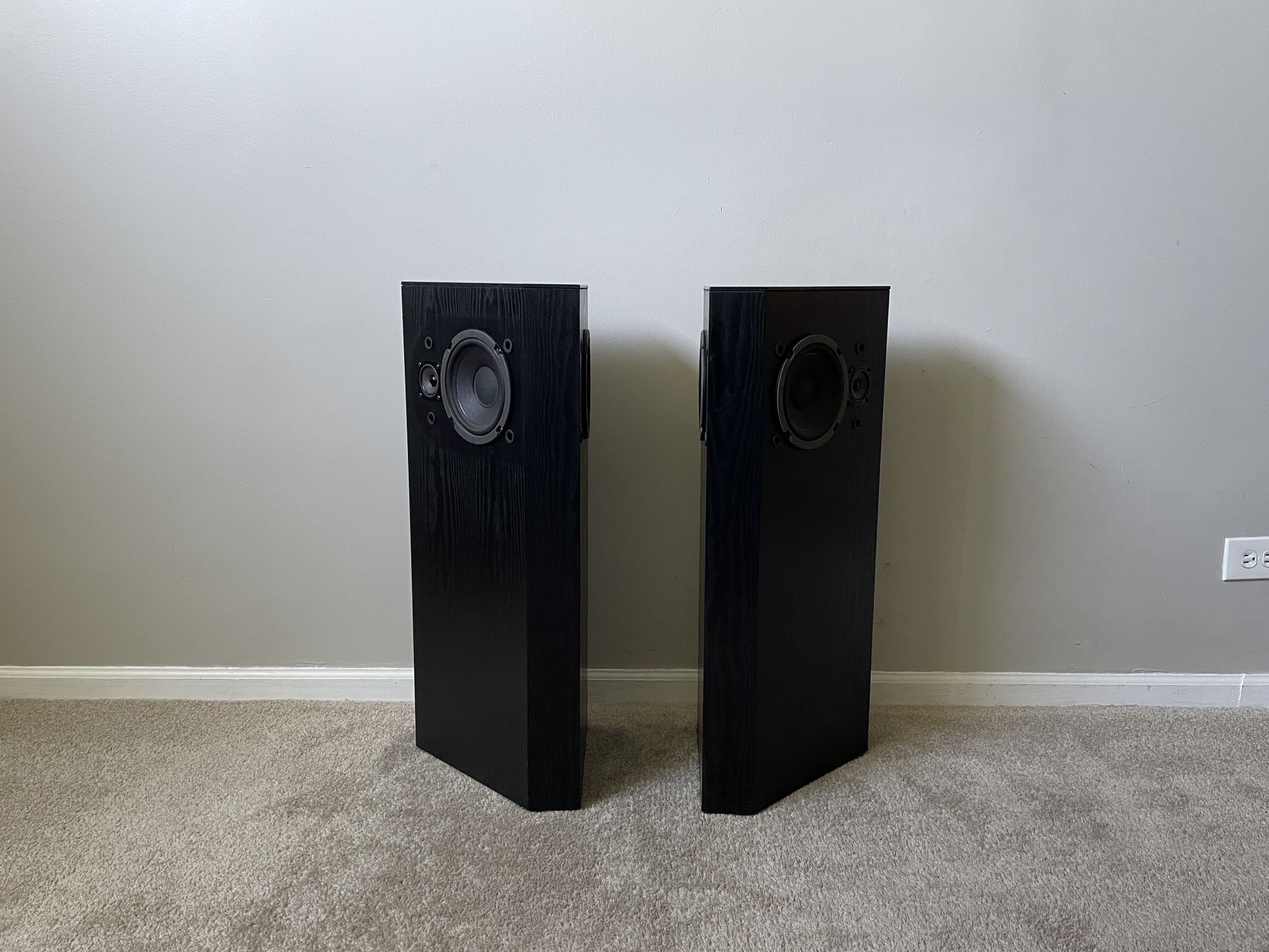 Bose 401 Tower Home Floor Standing Speakers