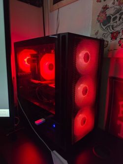 Gaming pc with tartarus v2 and mouse