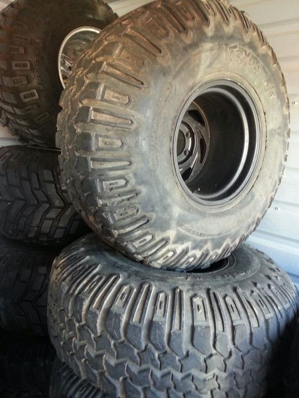 15x14 weld racing on 37x12.50x15 swampers