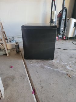 Mini fridge