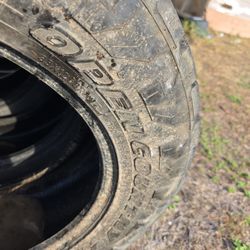 Toyo Open Country A/T 33s