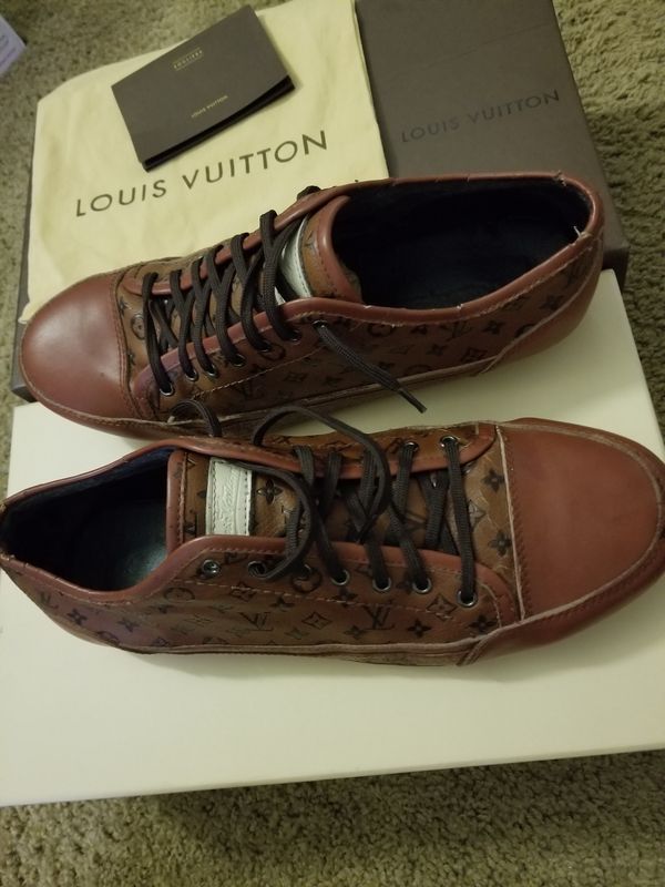 Louis Vuitton brown monogram shoe for men size 8 for Sale
