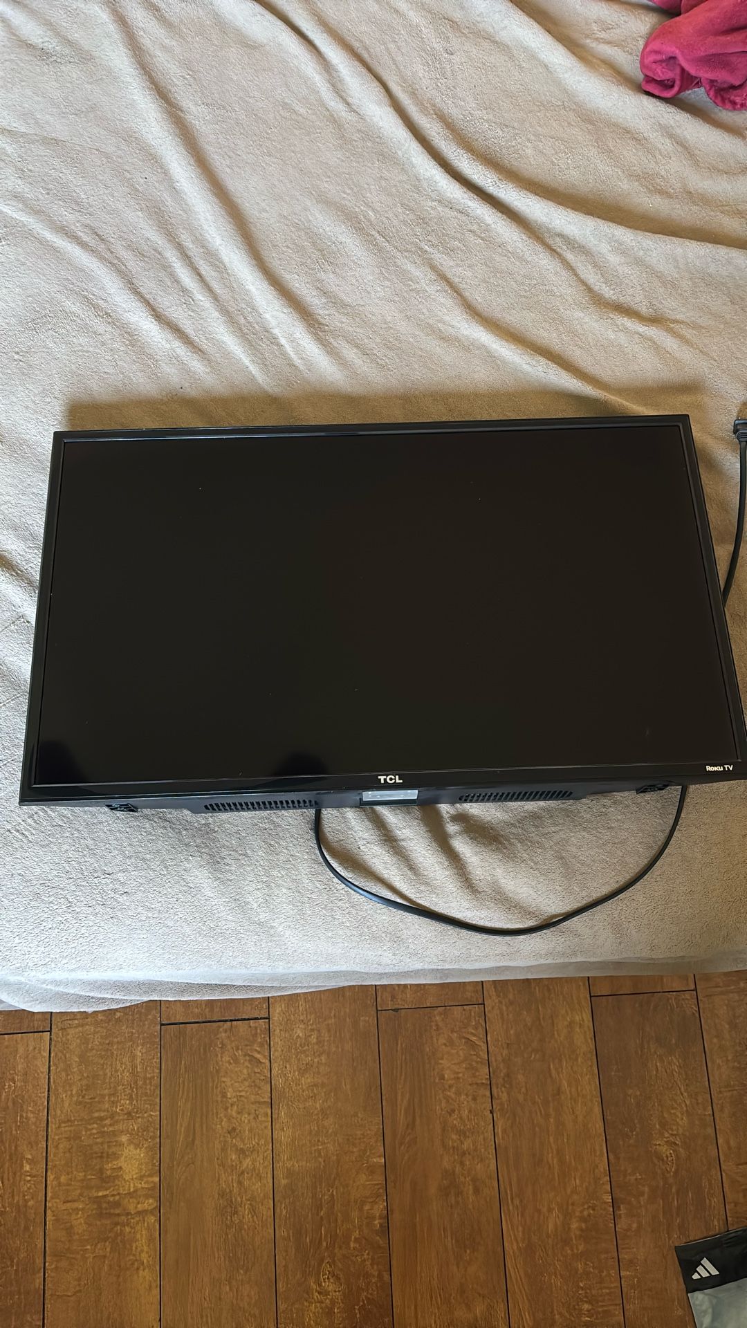 TCL Roku TV 32”