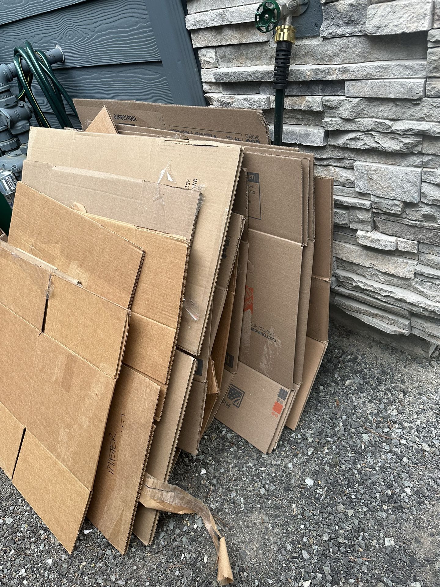 Free Cardboard Boxes (Med & Small)