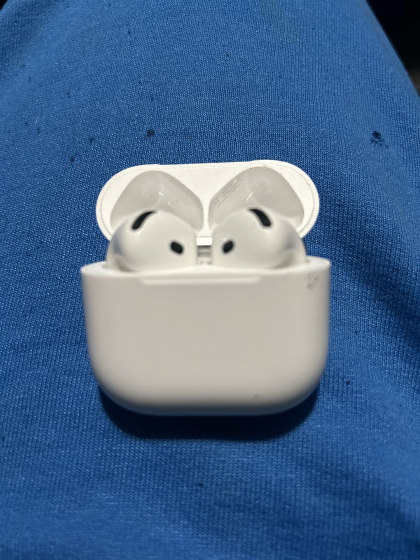 AirPods Gen 4