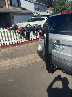 Yakima Hitch Mount Bike Rack - Holds 4 Bikes - Great Condition!