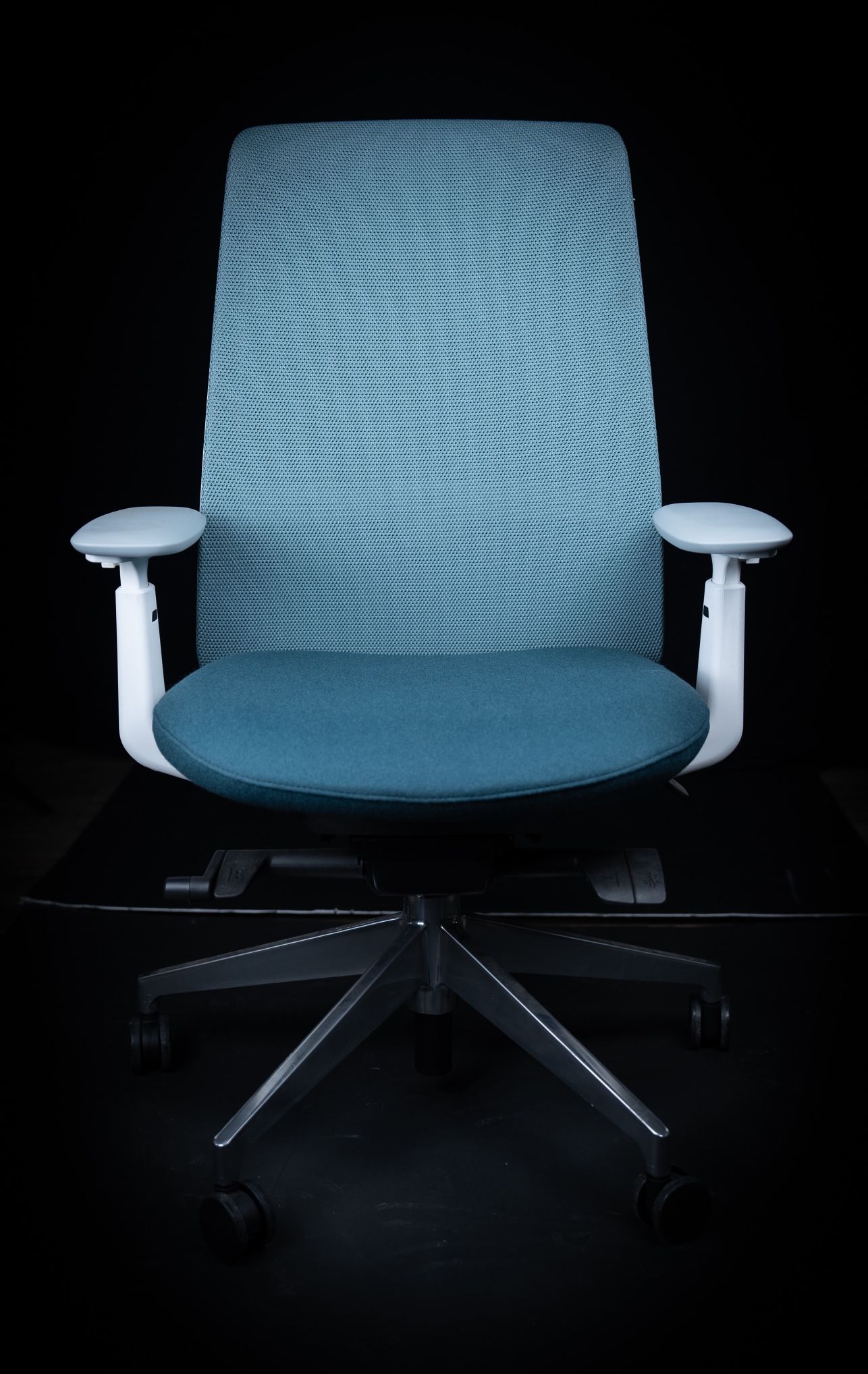 $350 Brand New HAWORTH Soji Office Chair Mesh Ocean Green/Blue