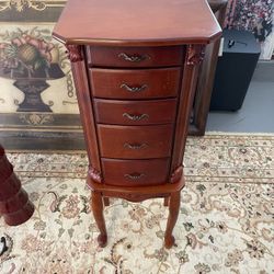 Jewelry box