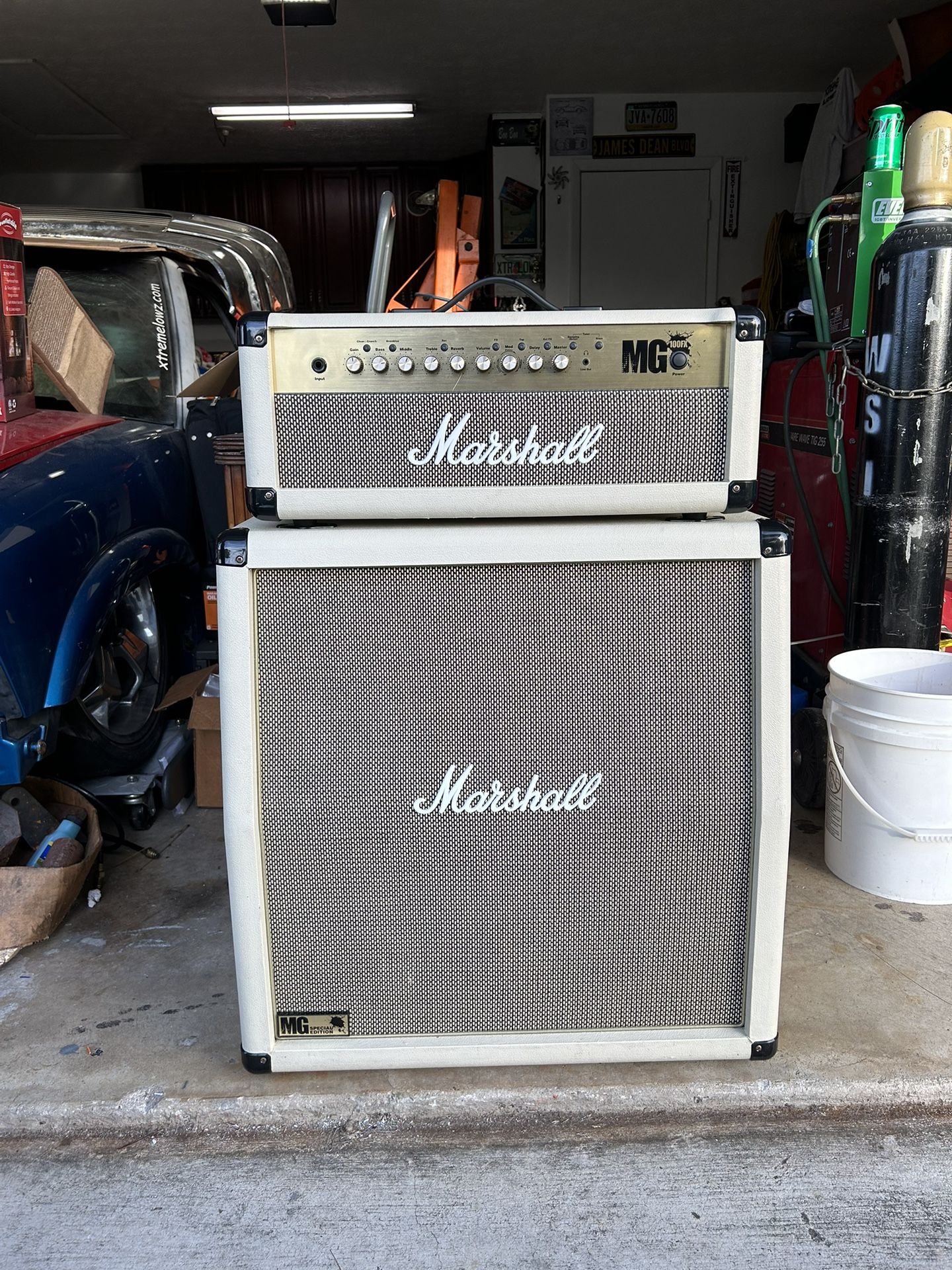 Marshall, Mg 100 Fx Head And Cabinet With (Foot) Switch