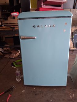 Galanz Retro Mini Fridge