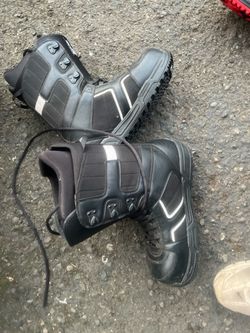 Black Snowboard Boots with Speed Lacing