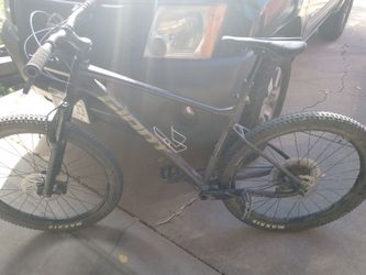 Giant Mountain Bike with Maxxis Tires