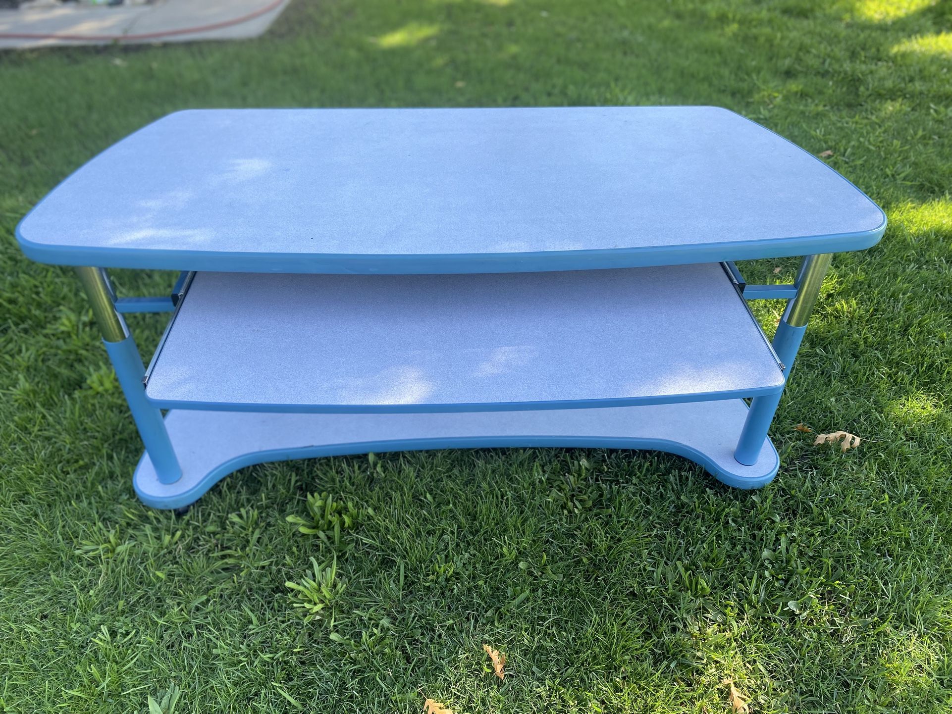 TABLE / DESK- 5ft X 2ft in-depth (Adjustable to different heights)