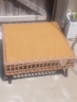 Outdoor Resin Ottoman 