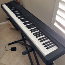 Yamaha P-125a Digital Piano-Excellent Condition-stand+pedal