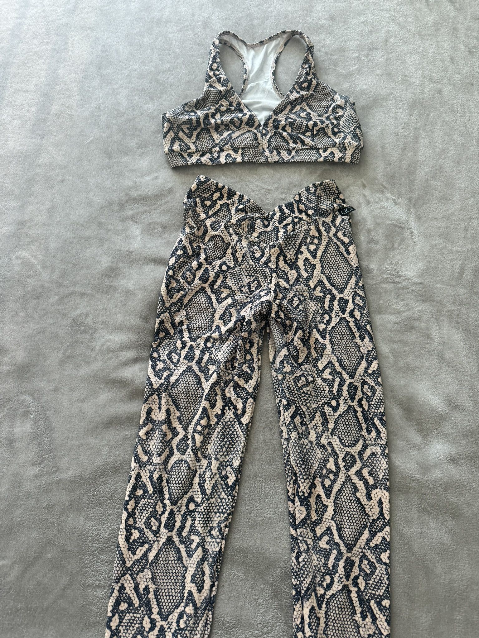 BAG FULL OF GYM CLOTHES - size Small