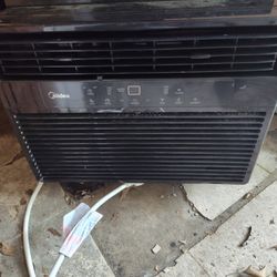 Window AC Unit With Bluetooth 