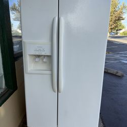 Kenmore Side By Side Fridge w/ Filtered Water & Ice (Warranty Included)