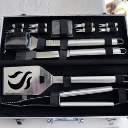 Never used Cuisinart Grill Tools & Grill Master Apron