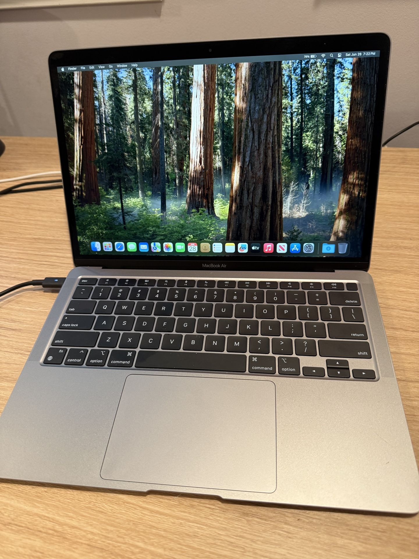 MacBook Air (M1/8/256)