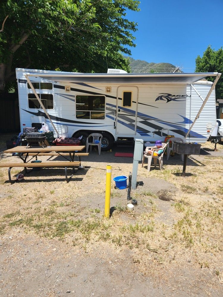 2006 Ragen Toy hauler/ camper