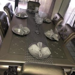 Silver/Champagne Bedroom Set W/4 Chairs