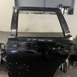 2021-2022-2023-2024 CHEVROLET TAHOE LEFT REAR DOOR OEM USED