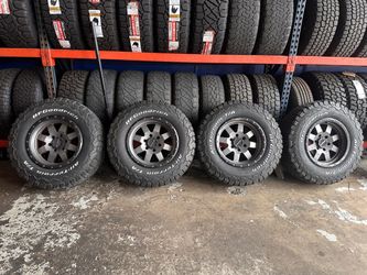 Raceline wheels with bfgoodrich ko2 LT285/70/17 Tacoma 4runner Silverado gmc