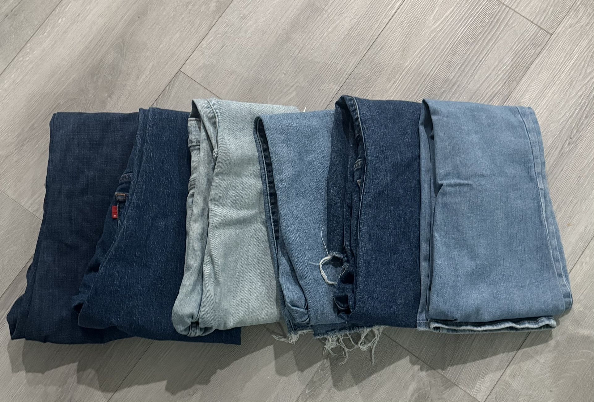 Woman’s Levis Jeans