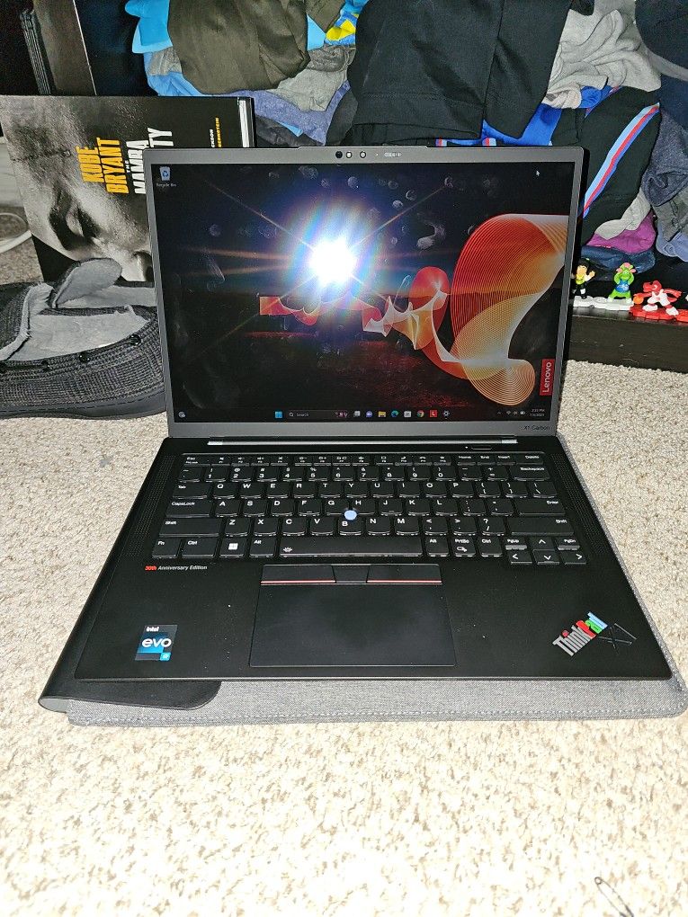 Lenovo Thinkpad X1 Carbon 30th Anniversary