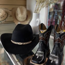 Botas y texana para niño