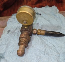 Balloon inflator
