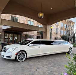 2013 XTS Cadillac Limousine, 12 passenger