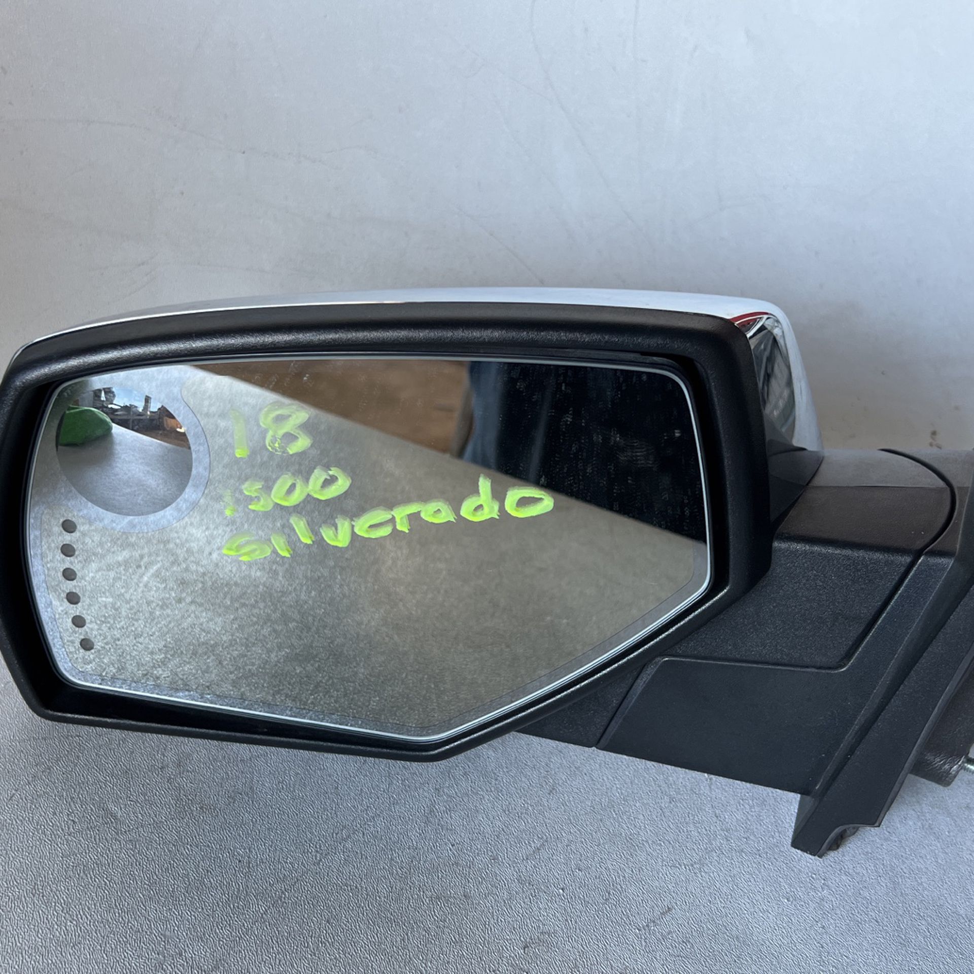 14-18 Chevy Silverado GMC Sierra LH Left Side Mirror OEM 