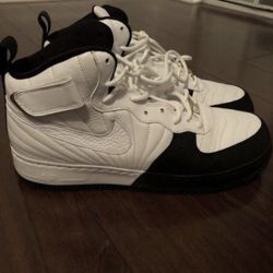 BRAND NEW IN BOX AIR JORDAN RETRO 12 AJF 12 WHITE BLACK TAXI SIZE 10.5 IN BOX NIKE SNEAKERS