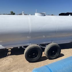 2000 Gallon Water Tanker 