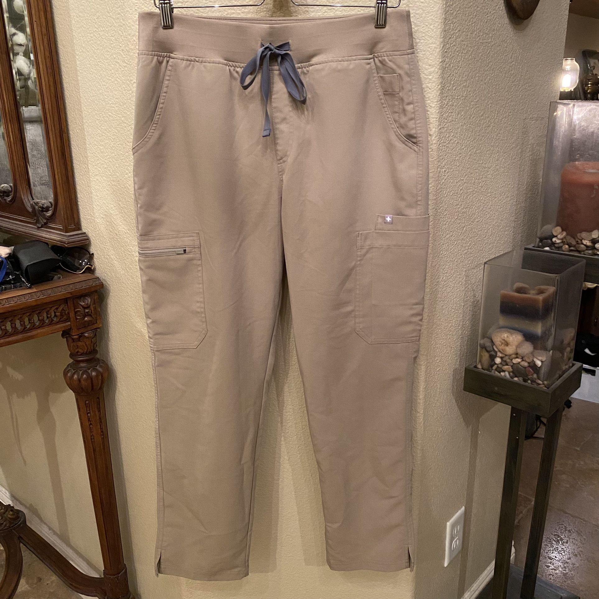 FIGS Women Beige Technical Collection Scrub Pants Size Large Petite