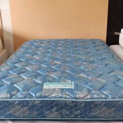 Queen Size Mattress (Colchon Queen Size)