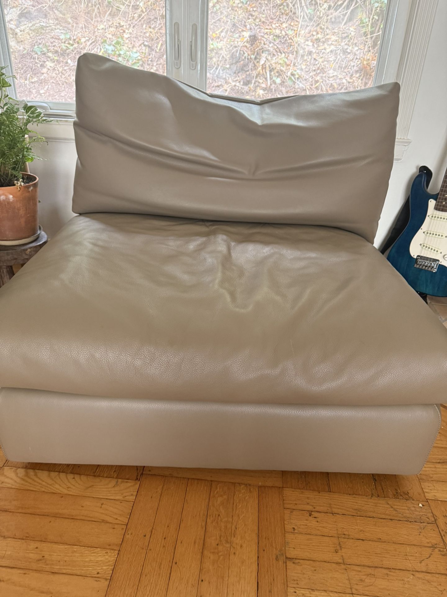 Free EQ3 Leather Swivel Chair