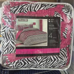 Brand new twin comforter