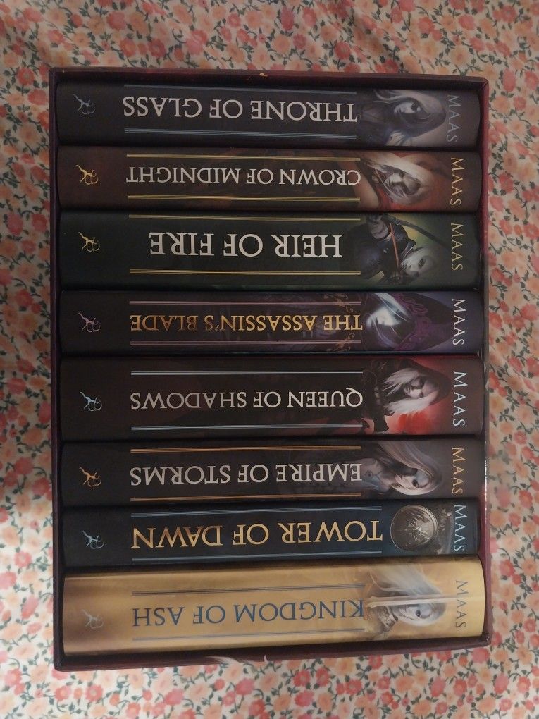 Sarah J Maas "Throne of Glass" Full Series Hardcover OOP