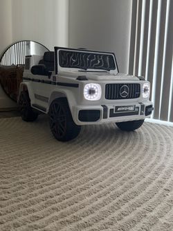 Mercedes-Benz AMG G63 Kids Ride-On Car